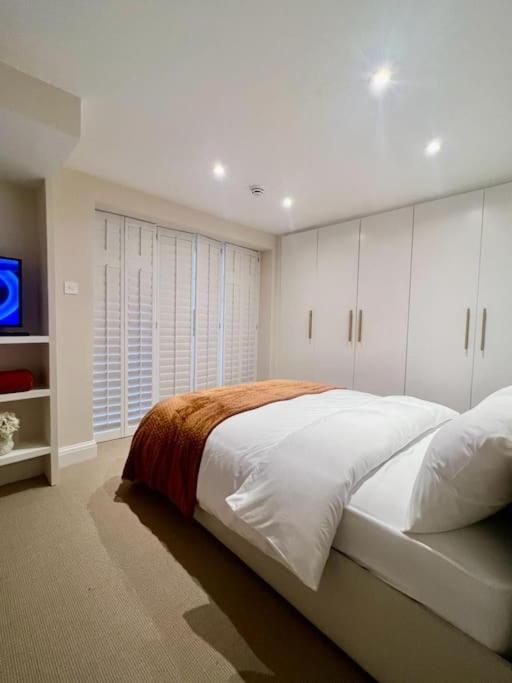 New Flat In Holland Park Apartment Londra Exterior foto